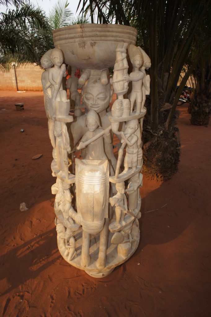 BENIN KIFOULI DOSSOU - Cimier de face